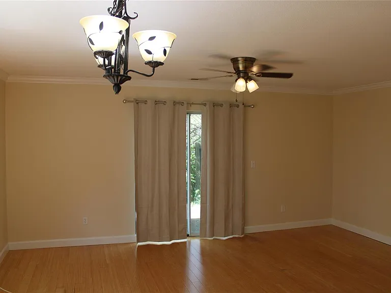 815 Woodside Creek Dr — Photo 6
