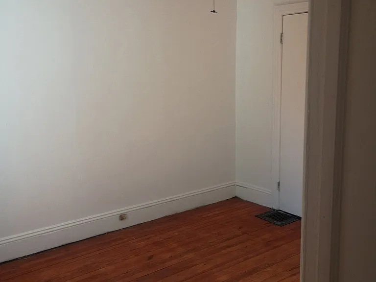 322 Grant St — Photo 13