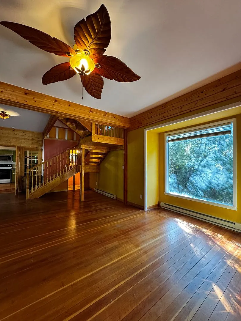 Charming 3-Bedroom in a Great Location — Photo 4