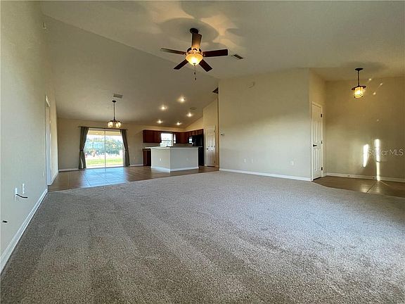 5th image of 5557 SE 91st Pl