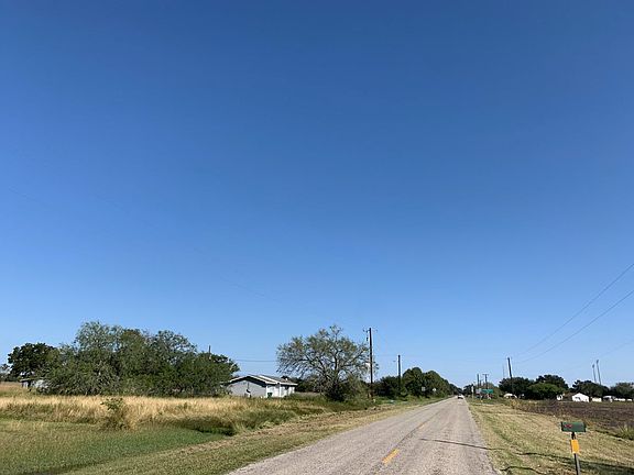 4th image of 1011 W Fm 738
