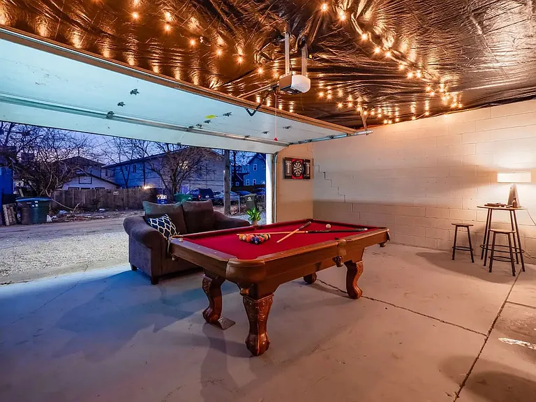 Building's Lounge
