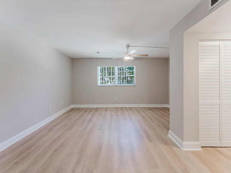 650 SW 2nd Ave #252 — Photo 5
