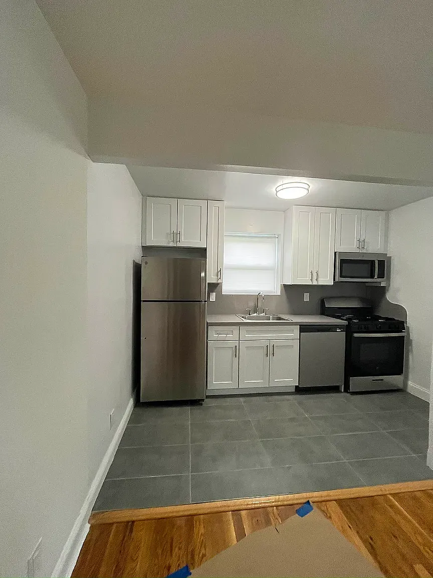 223-06 65th Avenue — Photo 2