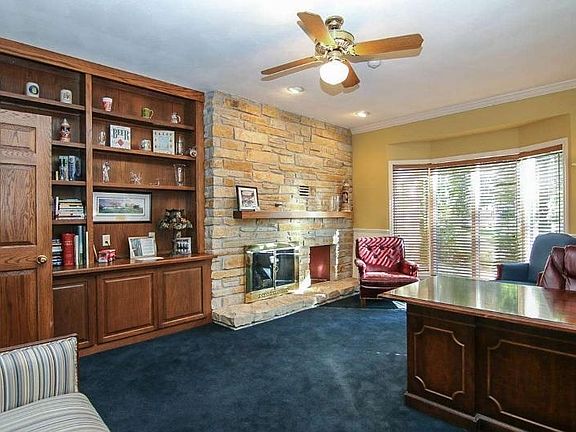 4th image of 2871 Woods Edge Ct