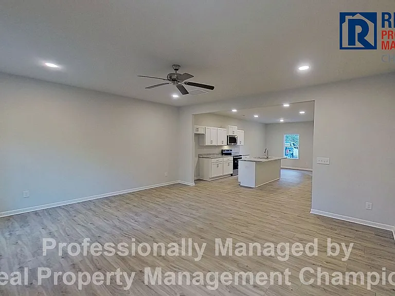 460 Maides Ave — Photo 2