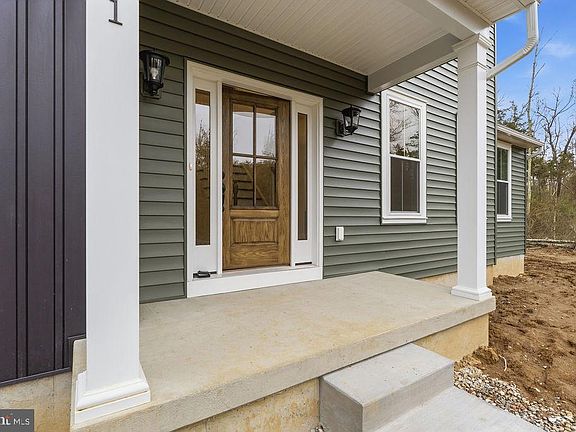 3rd image of 69 Ruth Ave