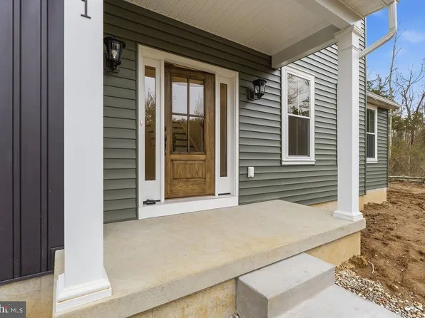 1410 Saint Peters Rd, Pottstown, PA 19465