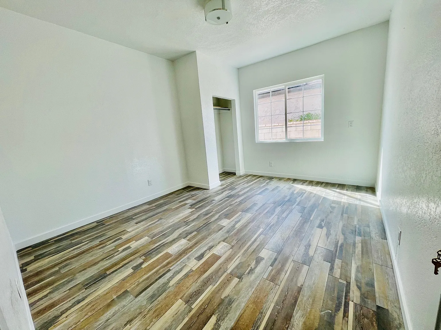 846 S Baker St — Photo 1
