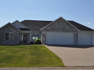 1262 Ivan Ln, West Liberty, IA 52776