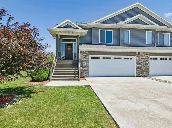 710 Brook Ridge Ave, North Liberty, IA 52317