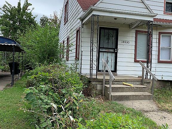 3rd image of 18530 Marx St