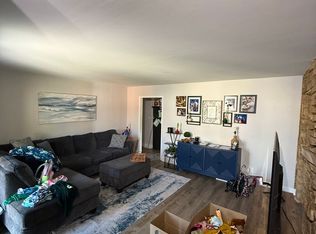 13 Scotdale Rd #4, La Grange Park, IL 60526