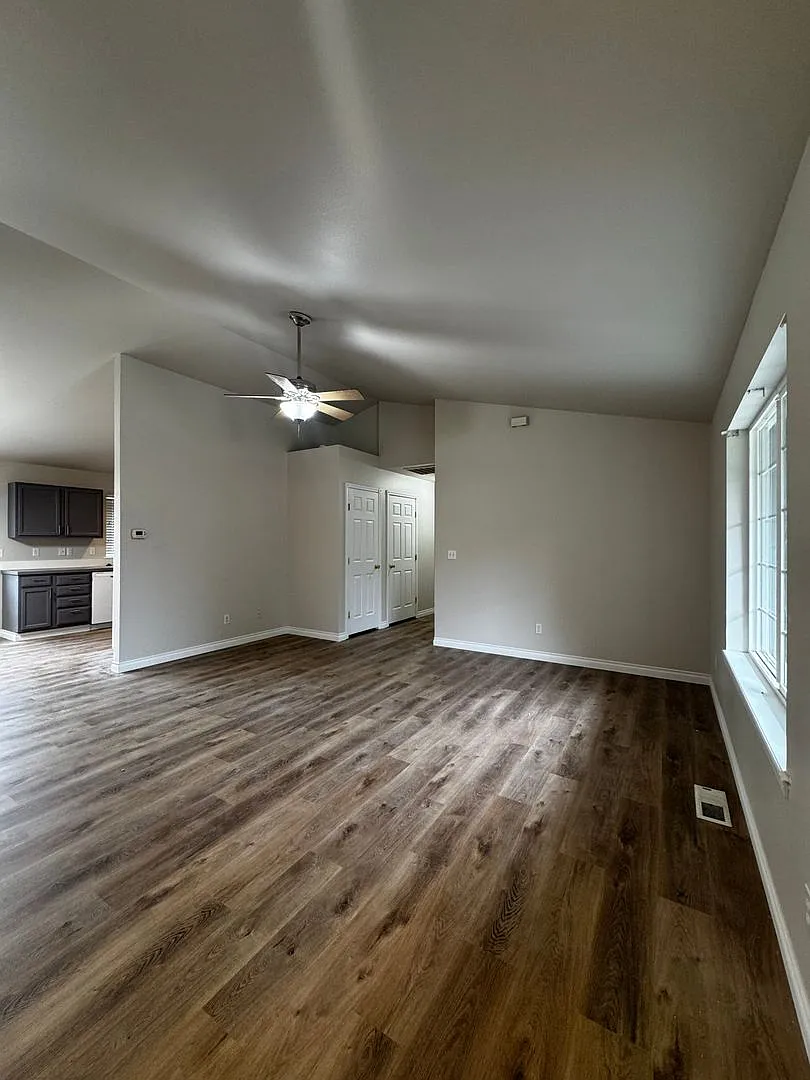 Newly Remodeled 3-Bedroom Home — Photo 4