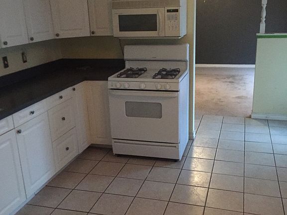 5th image of 1548 E Terry Dr