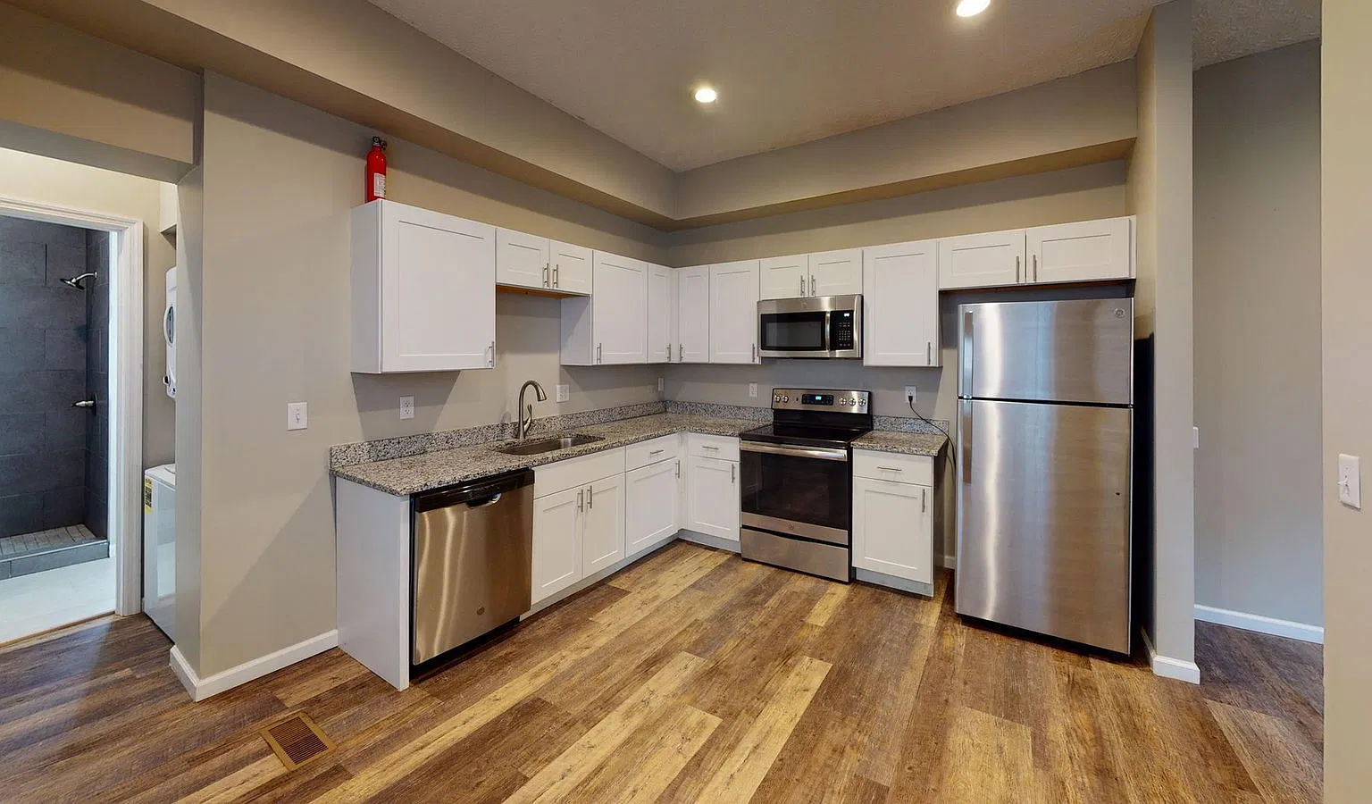 3 bed, 3.0 bath, $1,915 — Photo 4