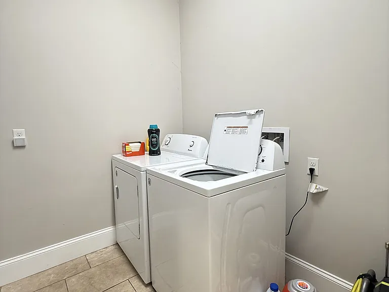 168 Bigelow St #1 — Photo 8