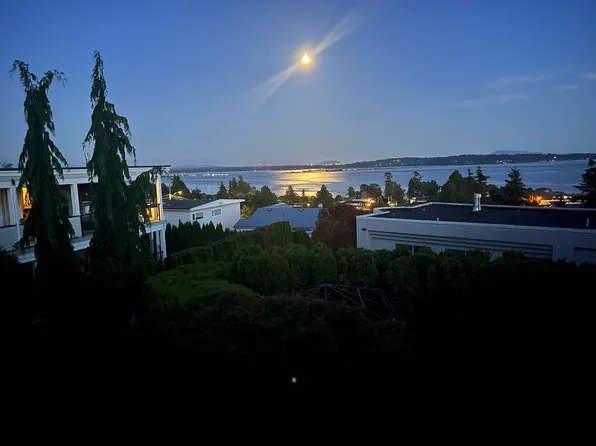 15662 Semiahmoo Ave, White Rock, BC V4B 1V4