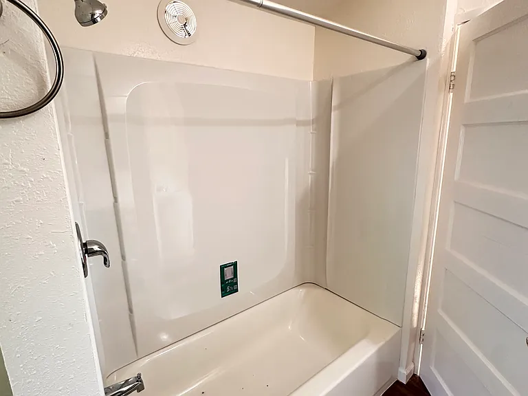 450 Randolph St #1 — Photo 6