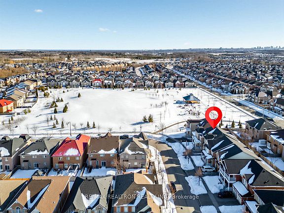 5th image of 21 Rennie Ave