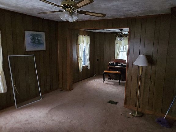 4th image of 12 Hunter Ave