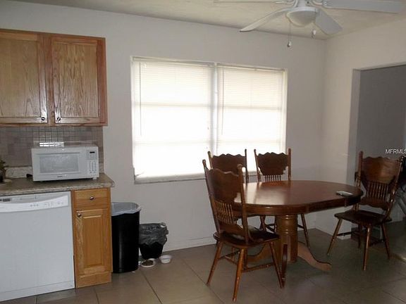 3rd image of 449 Verona St