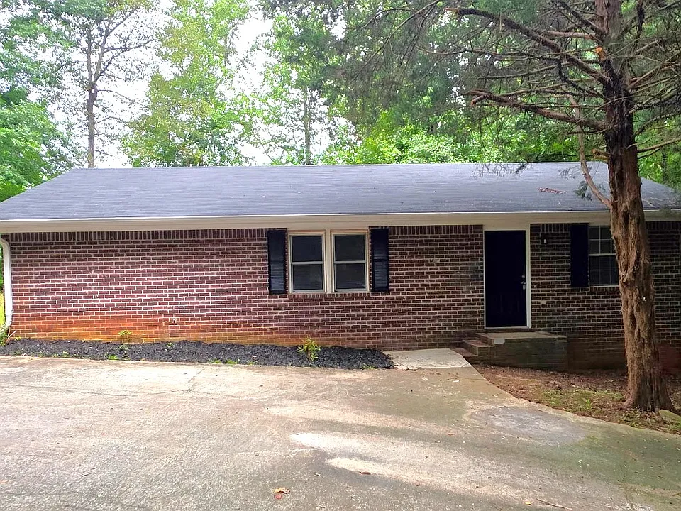 Big Oak 10 Units - 220 Big Oak Cir, Athens