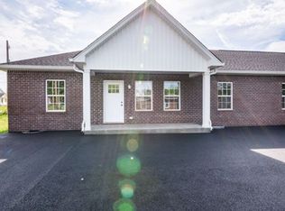 725 Oak St #A, Lafayette, TN 37083