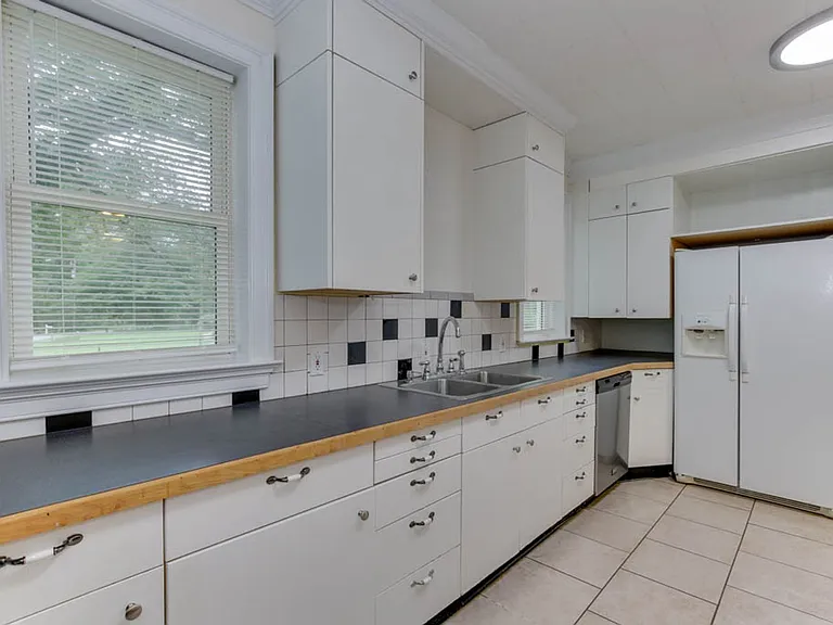 1302 Dare Rd — Photo 23