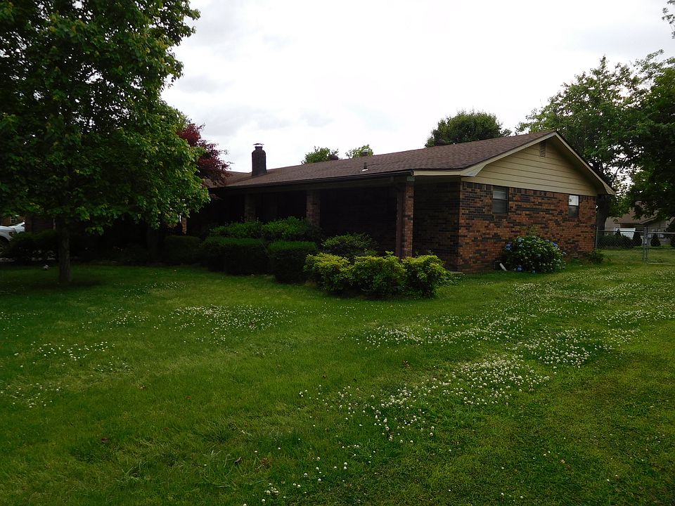 1st image of 139 N Ballard St