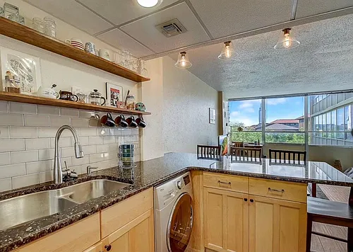 1800 Lavaca St Photo 1
