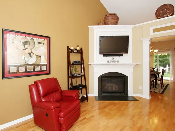 8129 Rolling Glenn Dr, Raleigh, NC 27609