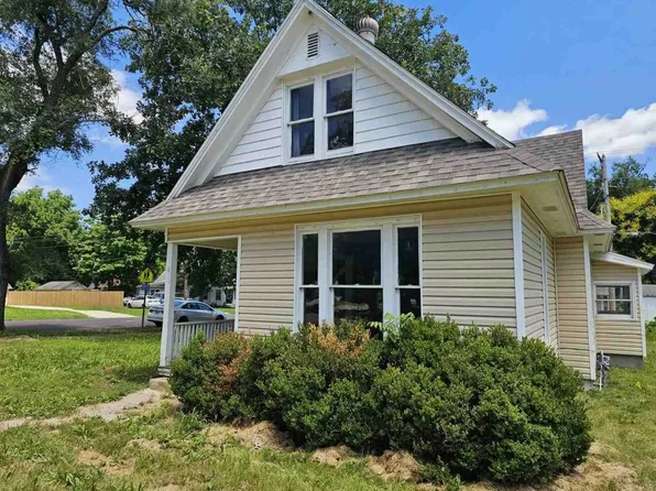 202 S Grand Ave, Eldon, MO 65026