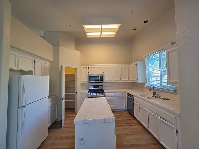 1646 Mallard St — Photo 5