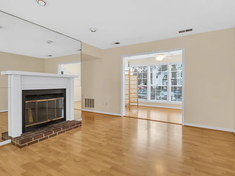 10140 Oakton Terrace Rd — Photo 16