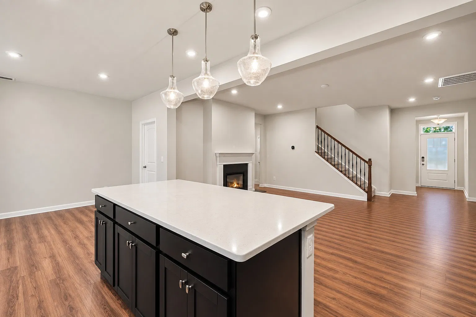 3 bed, 2.5 bath, 1794 sqft, $3,500 — Photo 4