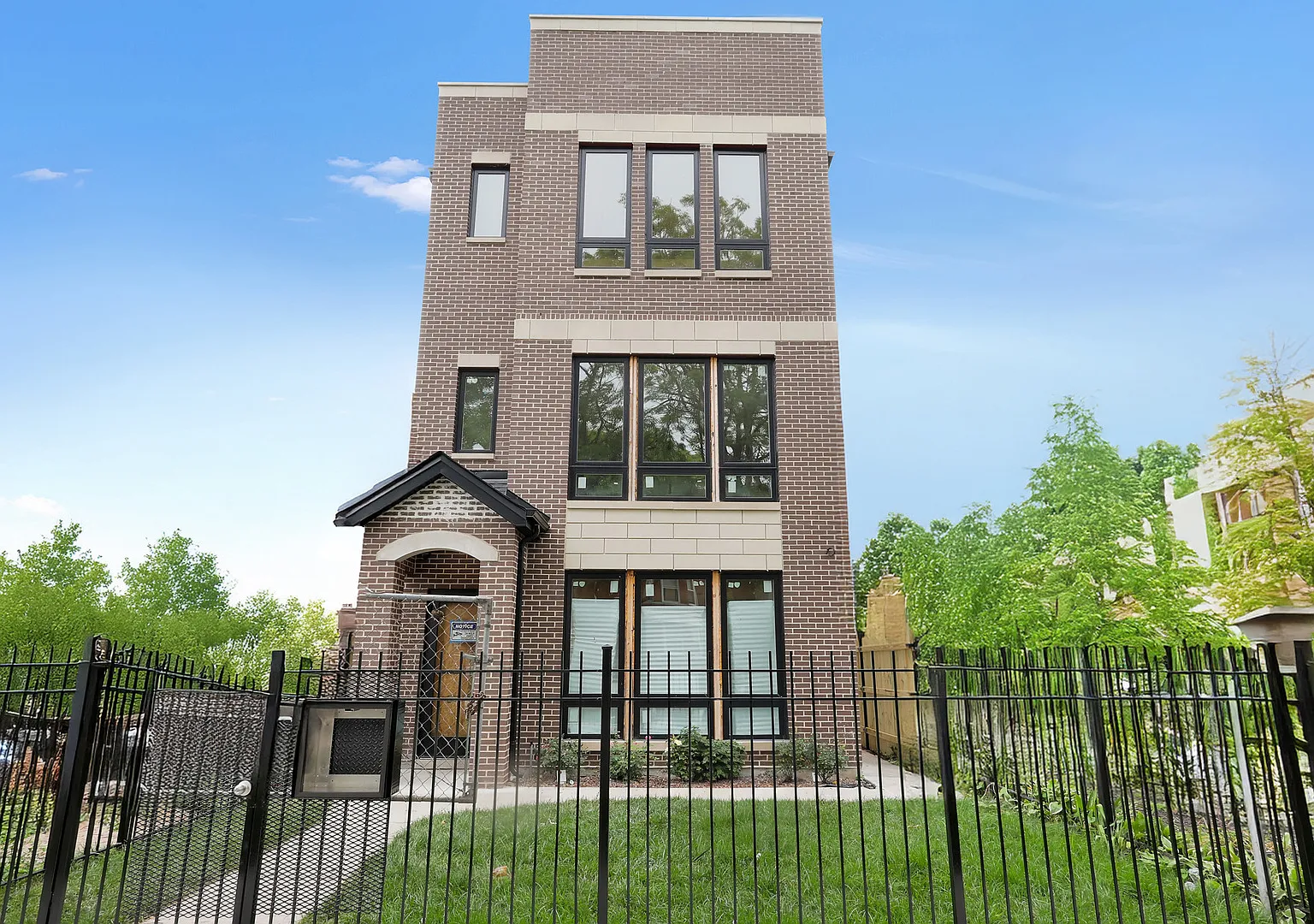 4217 S Indiana Ave — Photo 1