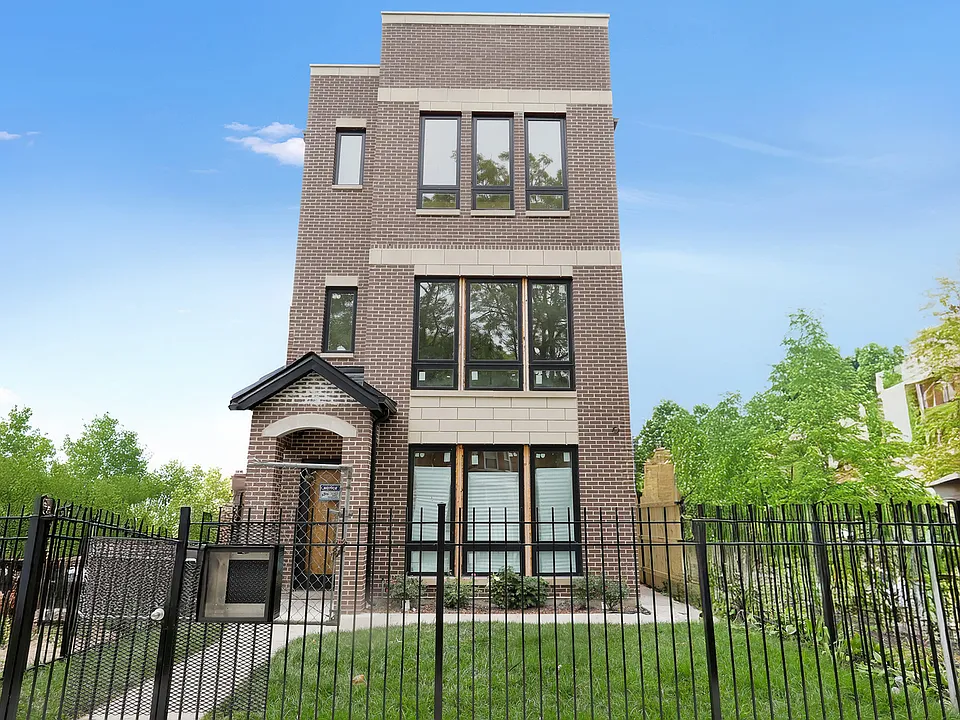 4217 S Indiana Ave #2