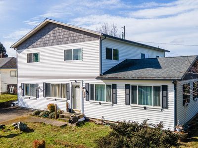 1840 Johnson St, North Bend, OR, 97459