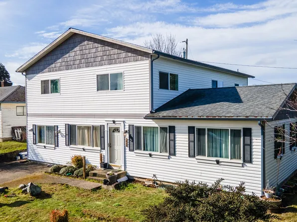1840 Johnson St, North Bend, OR 97459