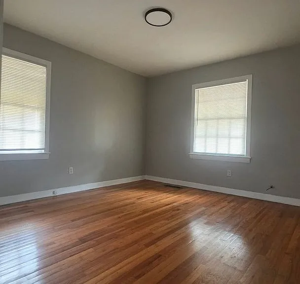211 Edison Dr — Photo 9