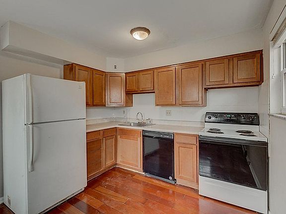 5th image of 7826 Newbedford Ave