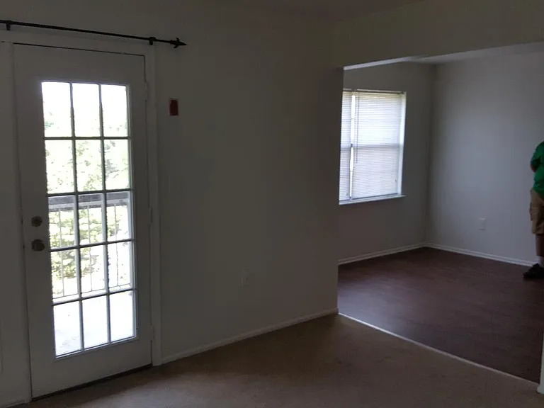 1710 Green Hollow Dr — Photo 6