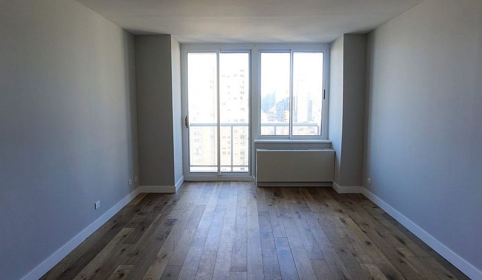 1st image of 560 W 43rd St APT 31B