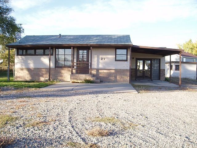 27 Wicks Lane Front