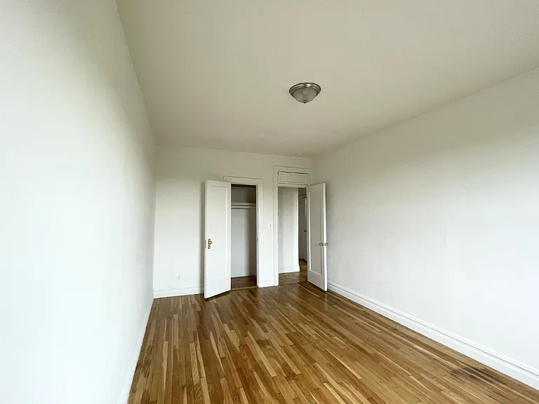 815 E 14th St #6C — Photo 5
