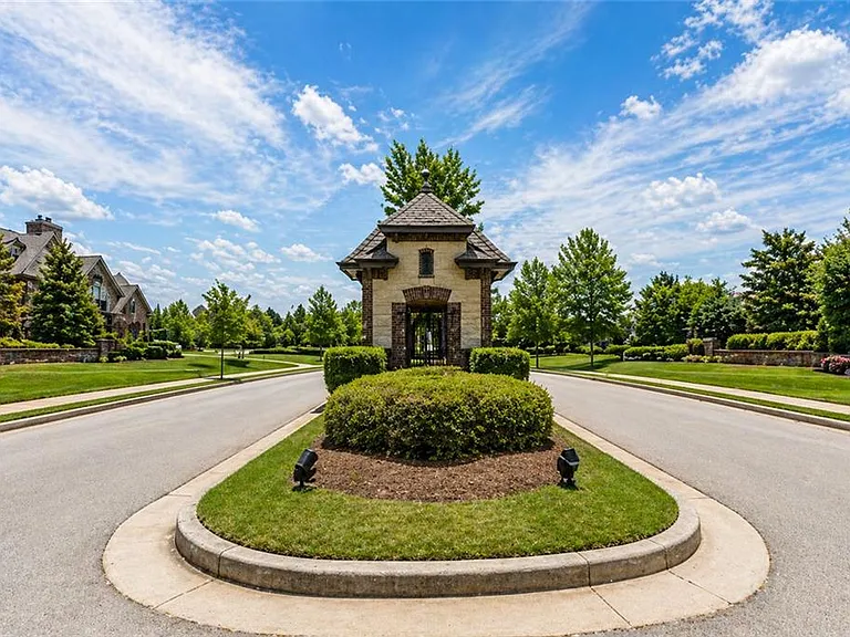 320 Baymist Dr — Photo 37