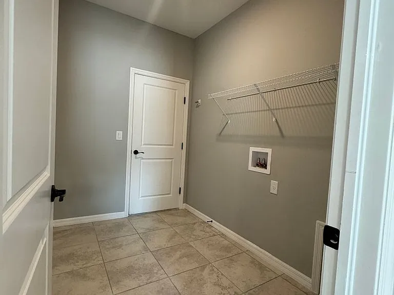 2233 S Chamberlain Blvd — Photo 19