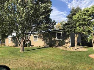 706 Zenith St, Belle Fourche, SD 57717