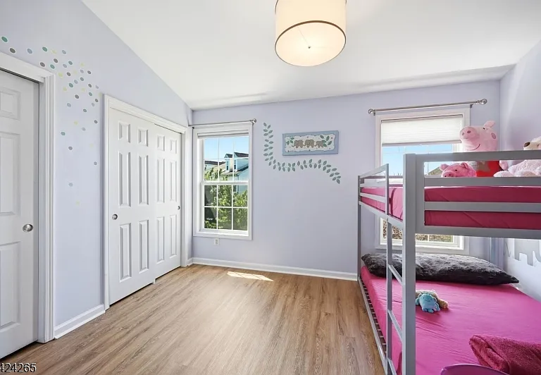 424 Hartford Dr — Photo 32